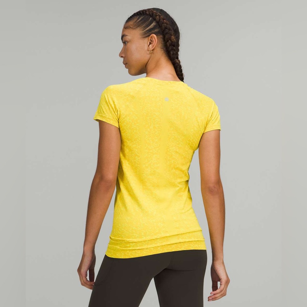Swiftly Tech Short Sleeve 2.0 Tops Distorted Static Soleil / Highlight Yellow - Picture 2 of 4